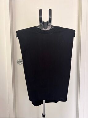 Babaton Black Padded-Shoulder Muscle Tee